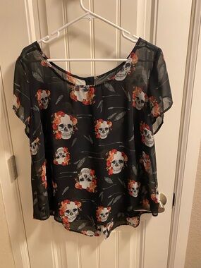 Ladies Top L Sheer Skull Roses Black Blouse Button Back Shirt Large Lg